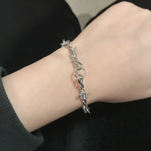 Унисекс браслет в виде колючей проволоки унисекс браслет