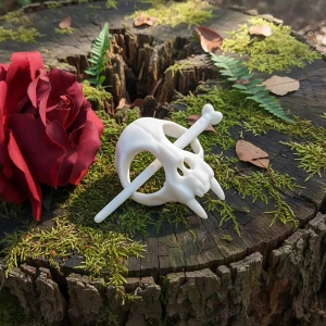 Заколка со шпилькой Черепок и кость заколка со шпилькой