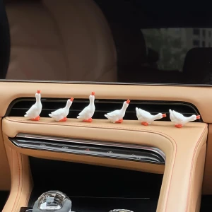 Фигурки в машину в виде гусей (6 шт) фигурки в машину