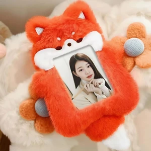 пухнастий картхолдер