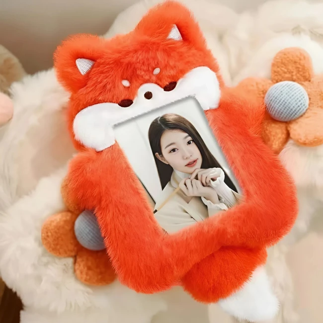 пухнастий картхолдер