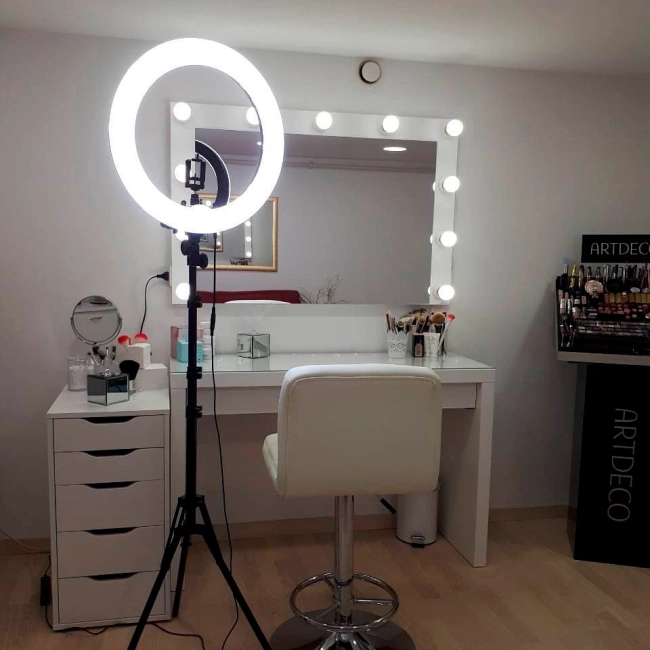 кільцева лампа з тримачем для телефону