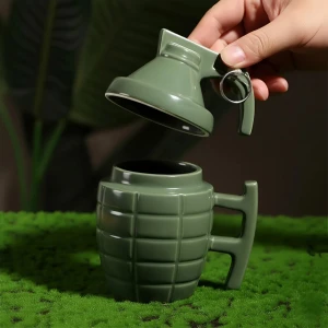 Кружка в виде гранаты с чекой кружка граната