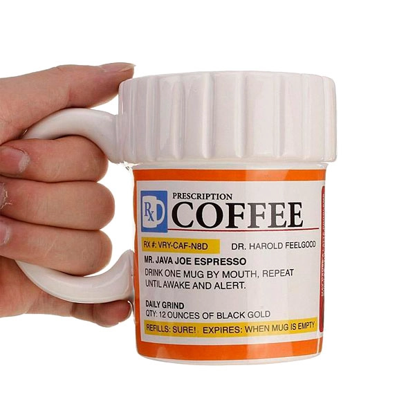 кружка з написом coffee