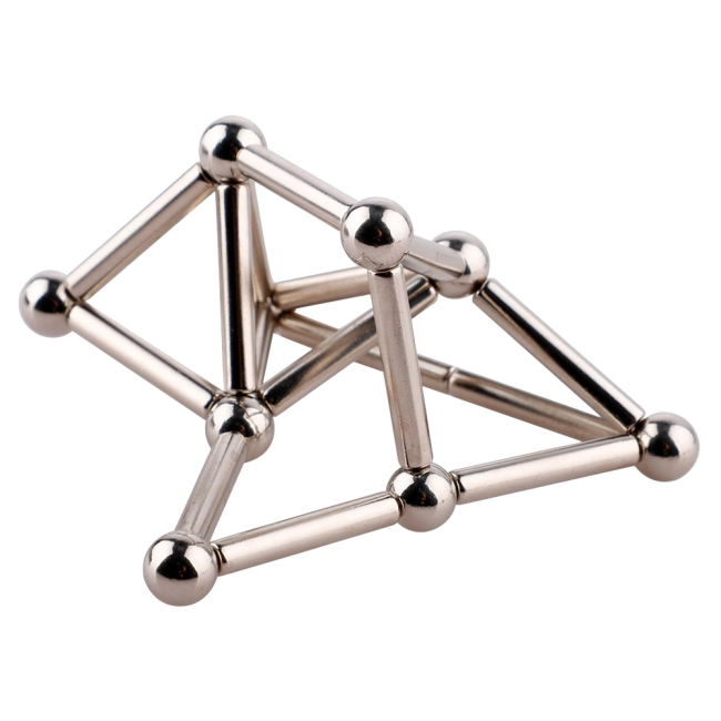 конструктор с металлических палочек и шариков