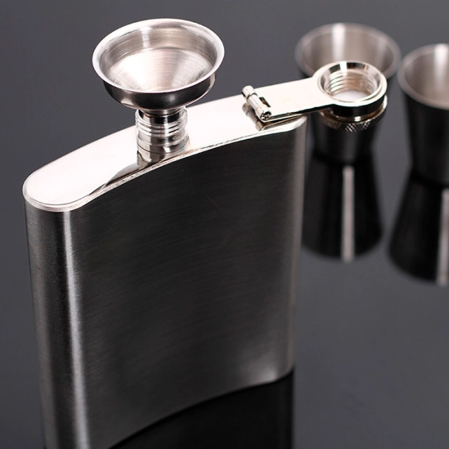 фляга зі стопками