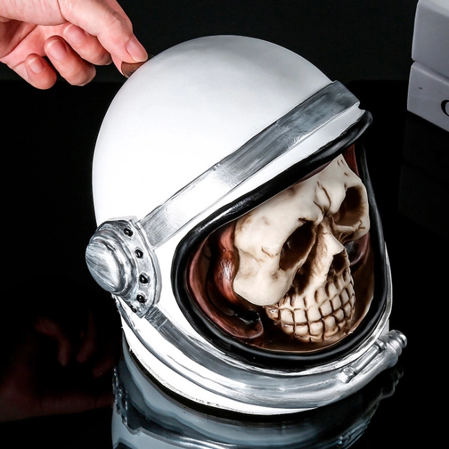 скарбничка у вигляді черепа