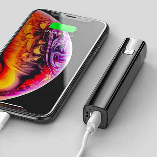 ліхтар із зарядкою смартфону