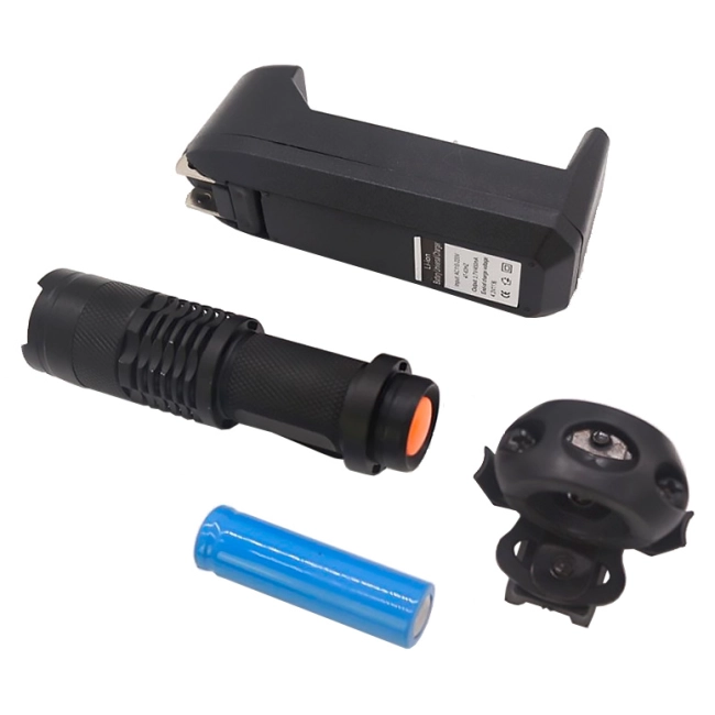 тактичний ліхтарик з кріпленням для шолома
