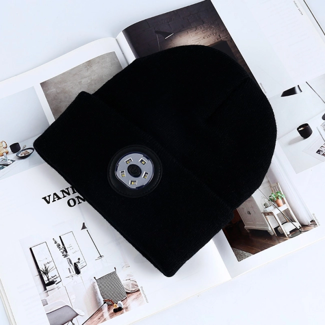 шапка с светодиодным фонариком