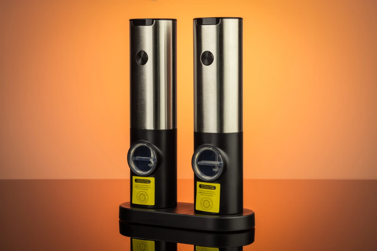 Електричні млини для спецій на підставці