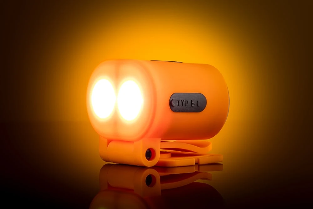 Фонарик для похода с клипсой