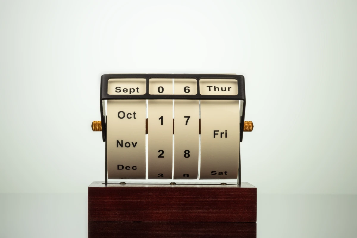 Вращающийся календарь на рабочий стол