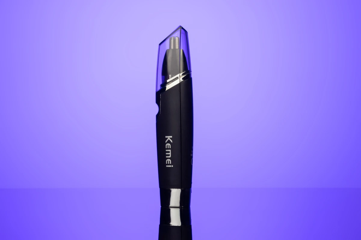 Мужской триммер для удаления волос в носу от батареек